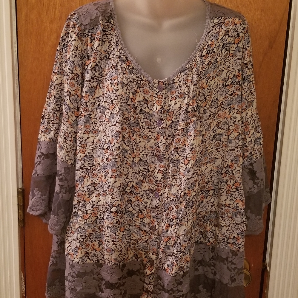 Womens Denim 24/7 lace flower print swing shirt